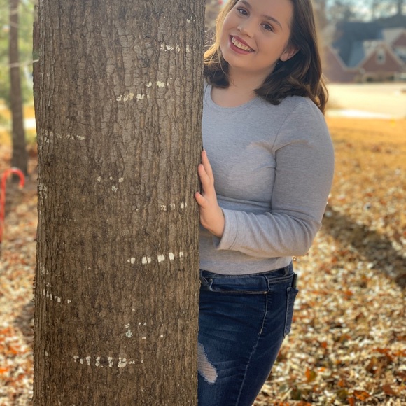 Meet your Posher, Lydia - Picture 2 of 4